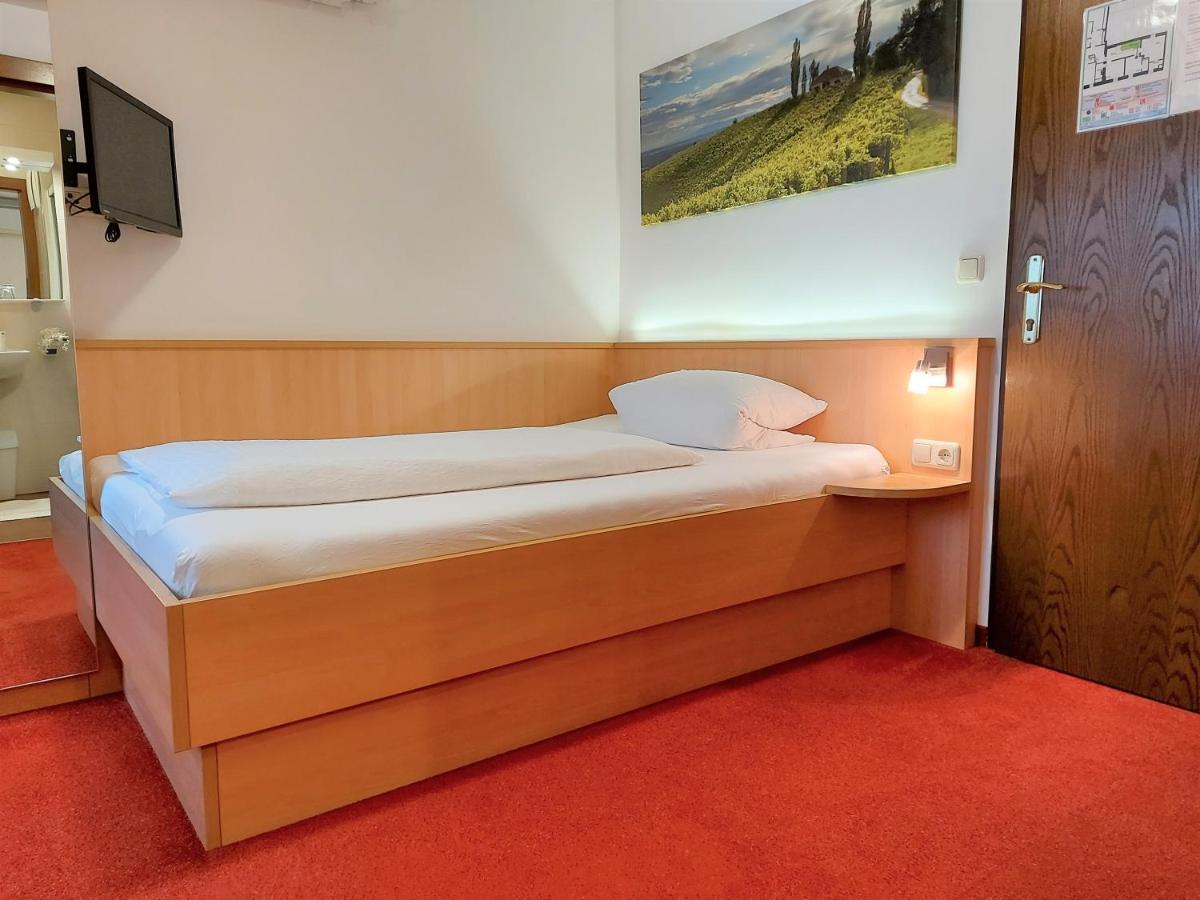 Gaestehaus Ferk - Fruehstueckspension, Bed & Breakfast Бад Радкерсбург Екстериор снимка