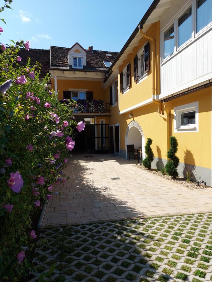 Gaestehaus Ferk - Fruehstueckspension, Bed & Breakfast Бад Радкерсбург Екстериор снимка