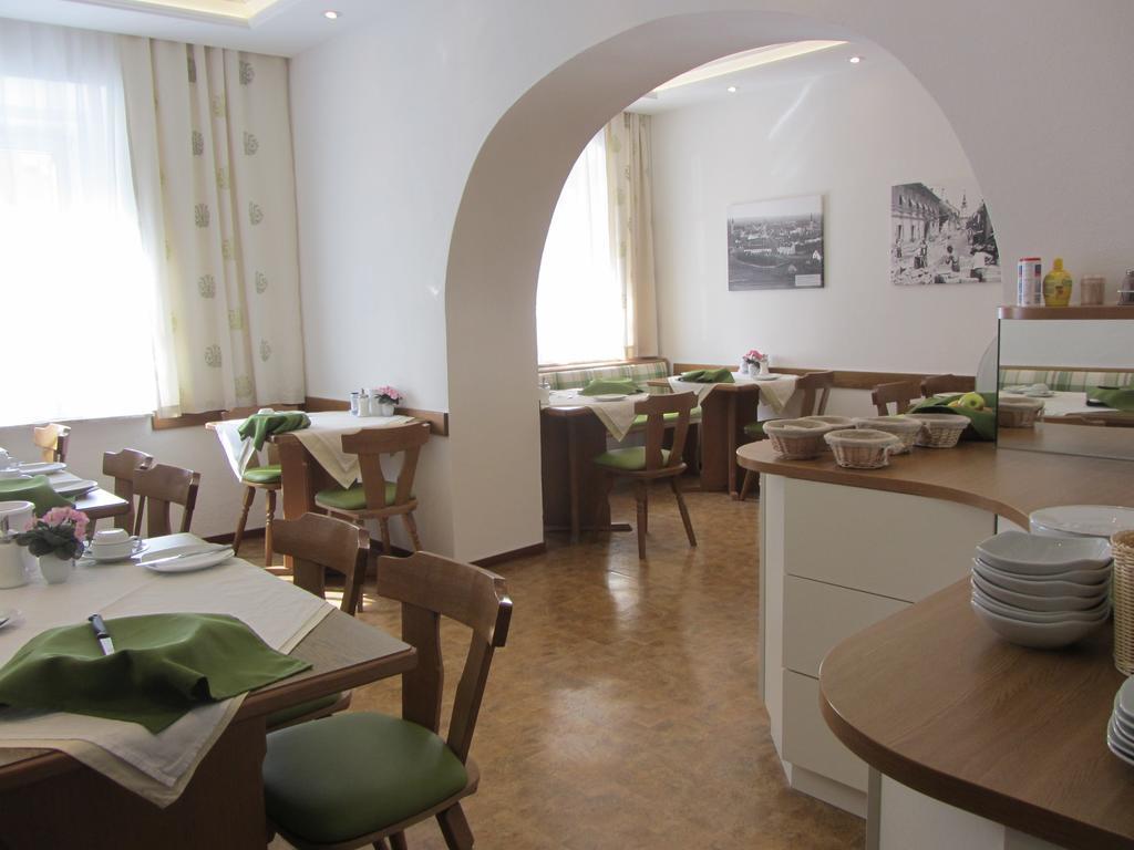 Gaestehaus Ferk - Fruehstueckspension, Bed & Breakfast Бад Радкерсбург Екстериор снимка